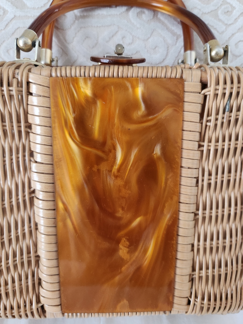 Vintage Princess Charming by Atlas Wicker Handbag – Mid-Century Amber Lucite - Picture 2 of 9
